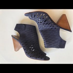 Navy blue Vince Camuto booties